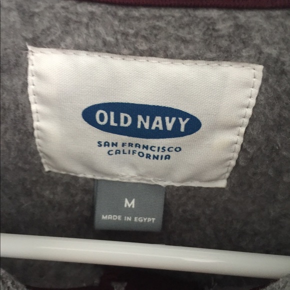 Old navy Men sweater - Picture 2 of 3